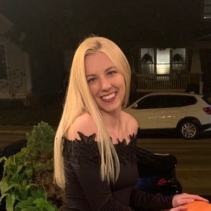 Meet your Posher, Hailey